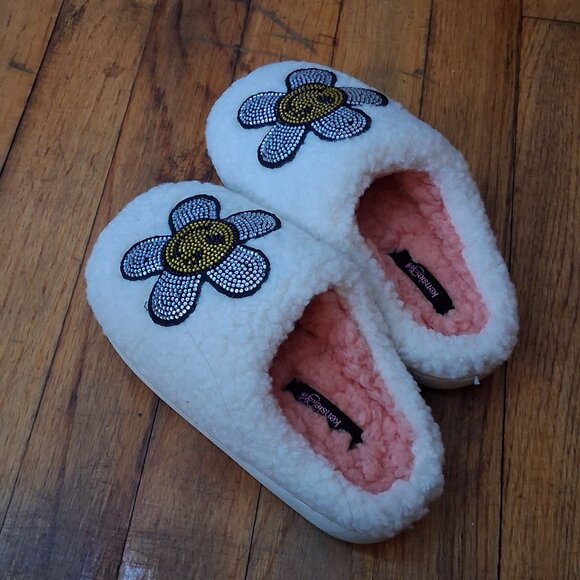 Kensie Girl Slippers Rhinestone Flower - Picture 5 of 6